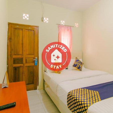 Ayu Homestay Syariah Сукабуми Экстерьер фото