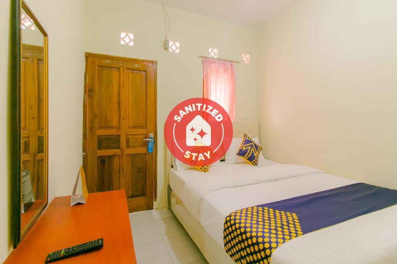 Ayu Homestay Syariah Сукабуми Экстерьер фото