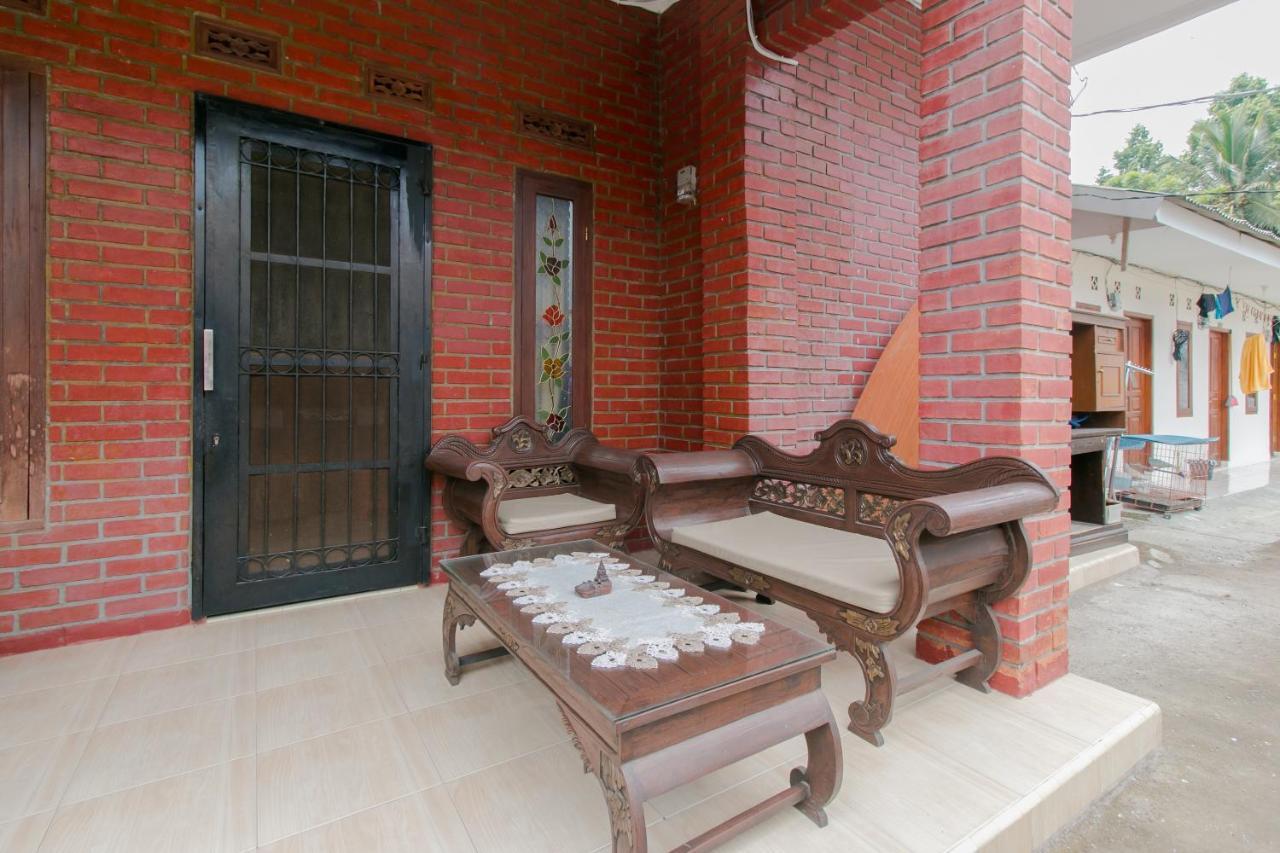 Ayu Homestay Syariah Сукабуми Экстерьер фото