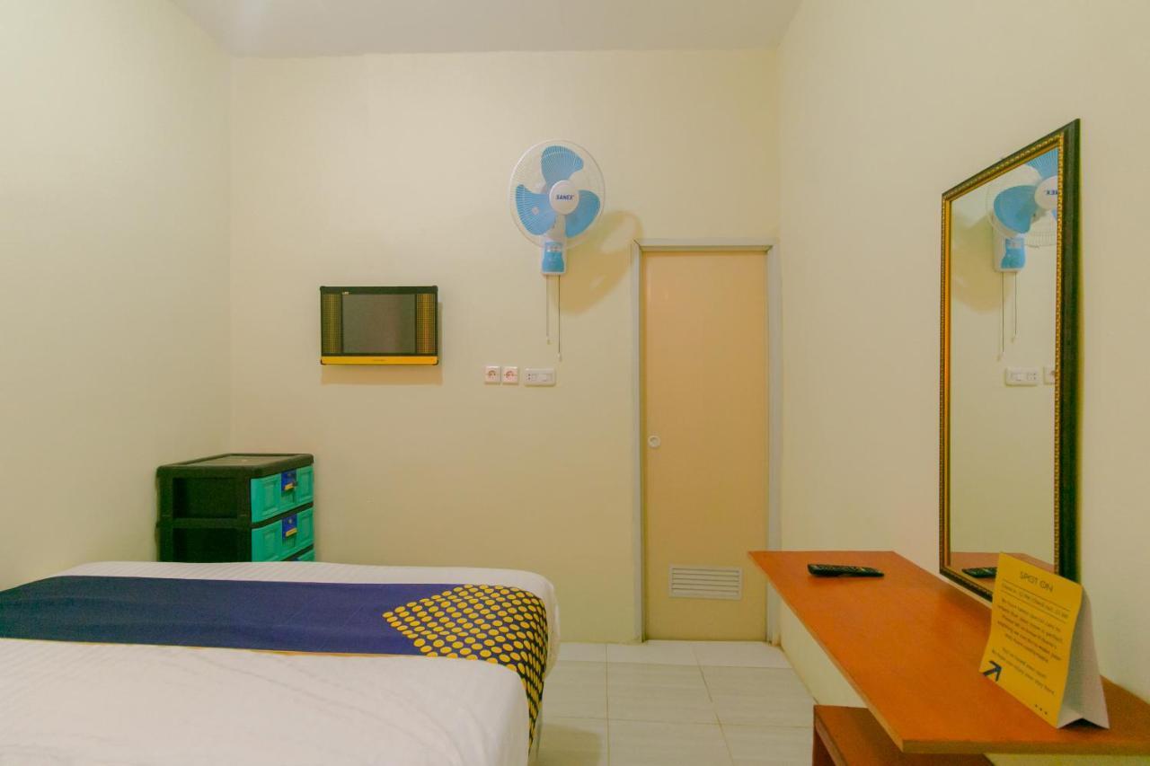 Ayu Homestay Syariah Сукабуми Экстерьер фото