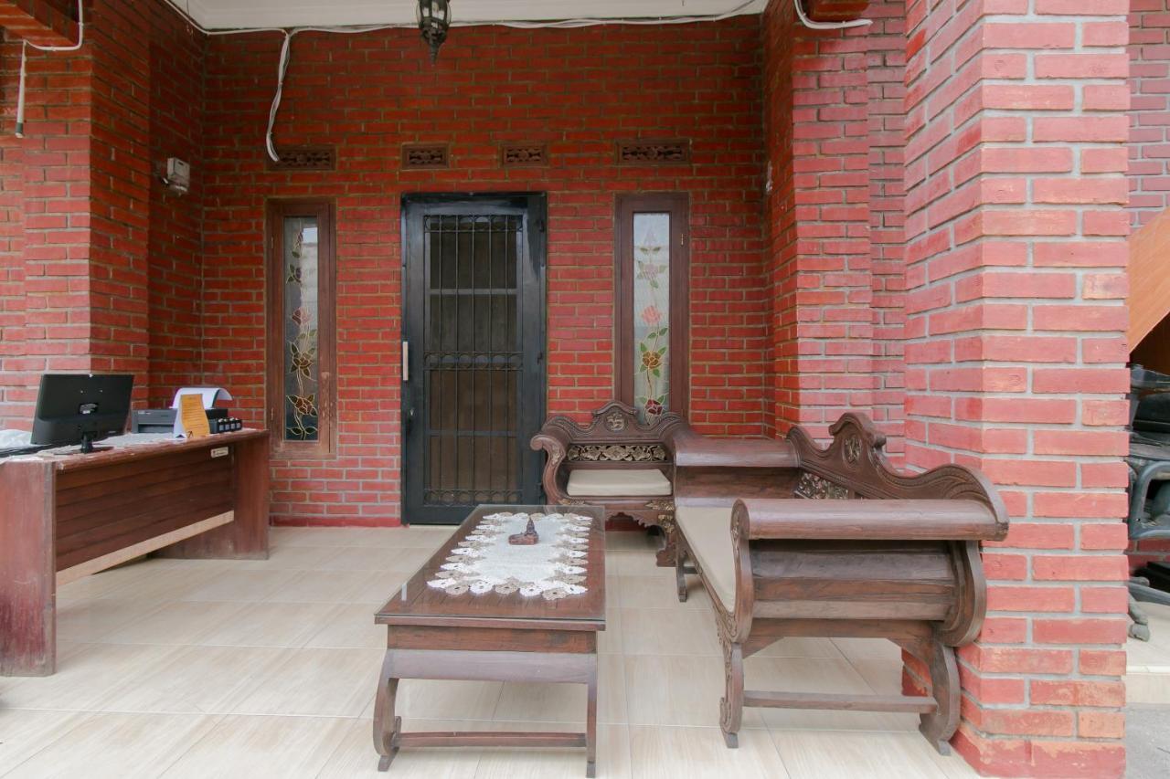 Ayu Homestay Syariah Сукабуми Экстерьер фото