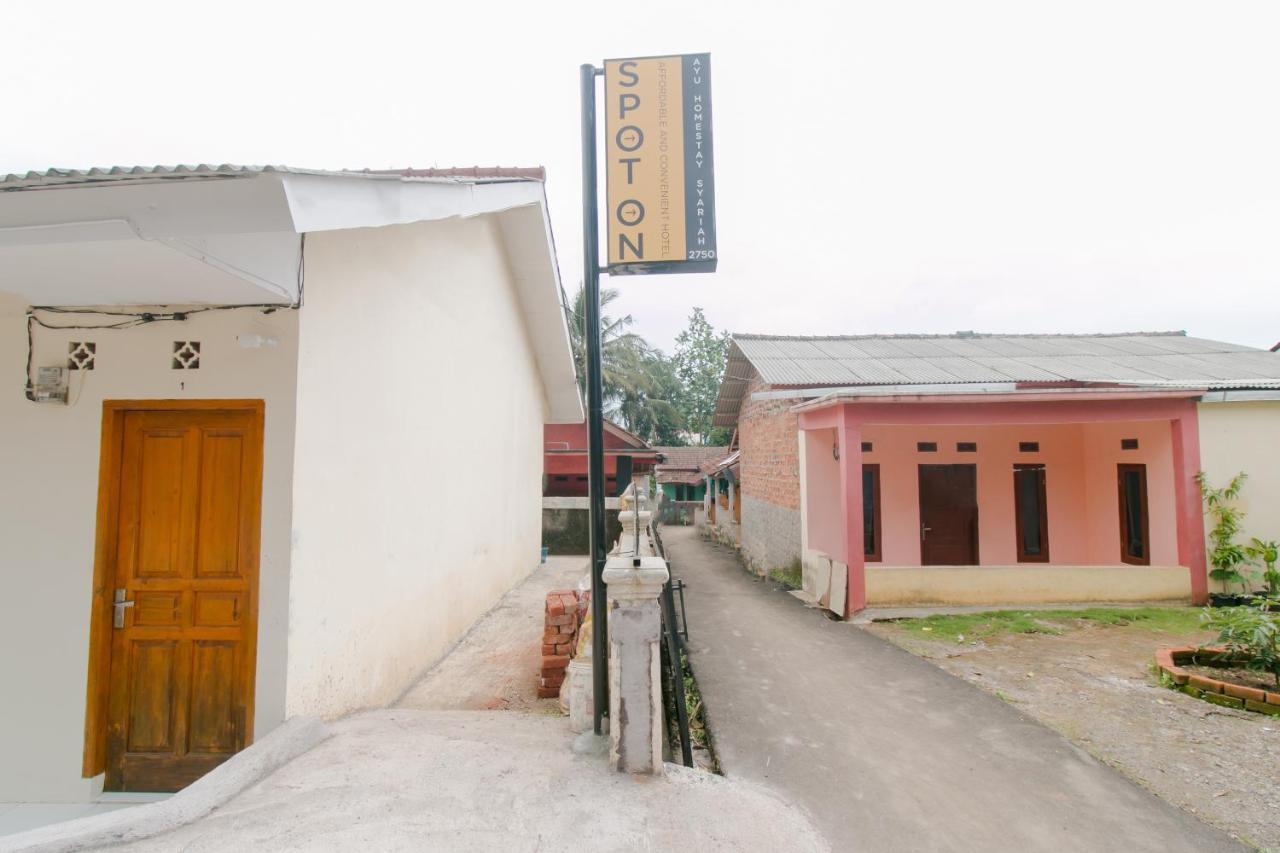 Ayu Homestay Syariah Сукабуми Экстерьер фото
