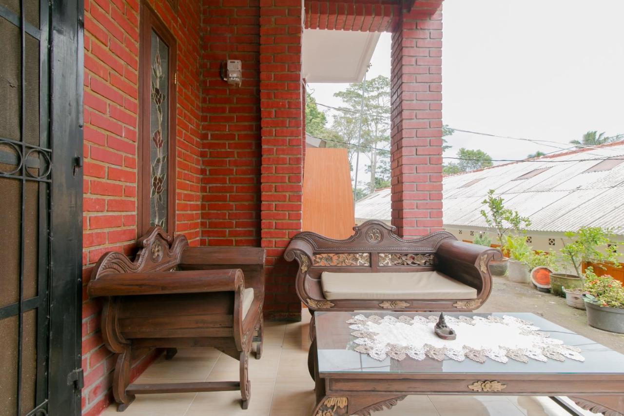 Ayu Homestay Syariah Сукабуми Экстерьер фото